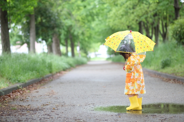 子供用の傘、サイズはどうやって選べばいいの？ | 傘・レイングッズの