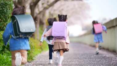 高学年になってランドセルが子どもっぽい？黒系ランドセルカバーでイメージチェンジする方法